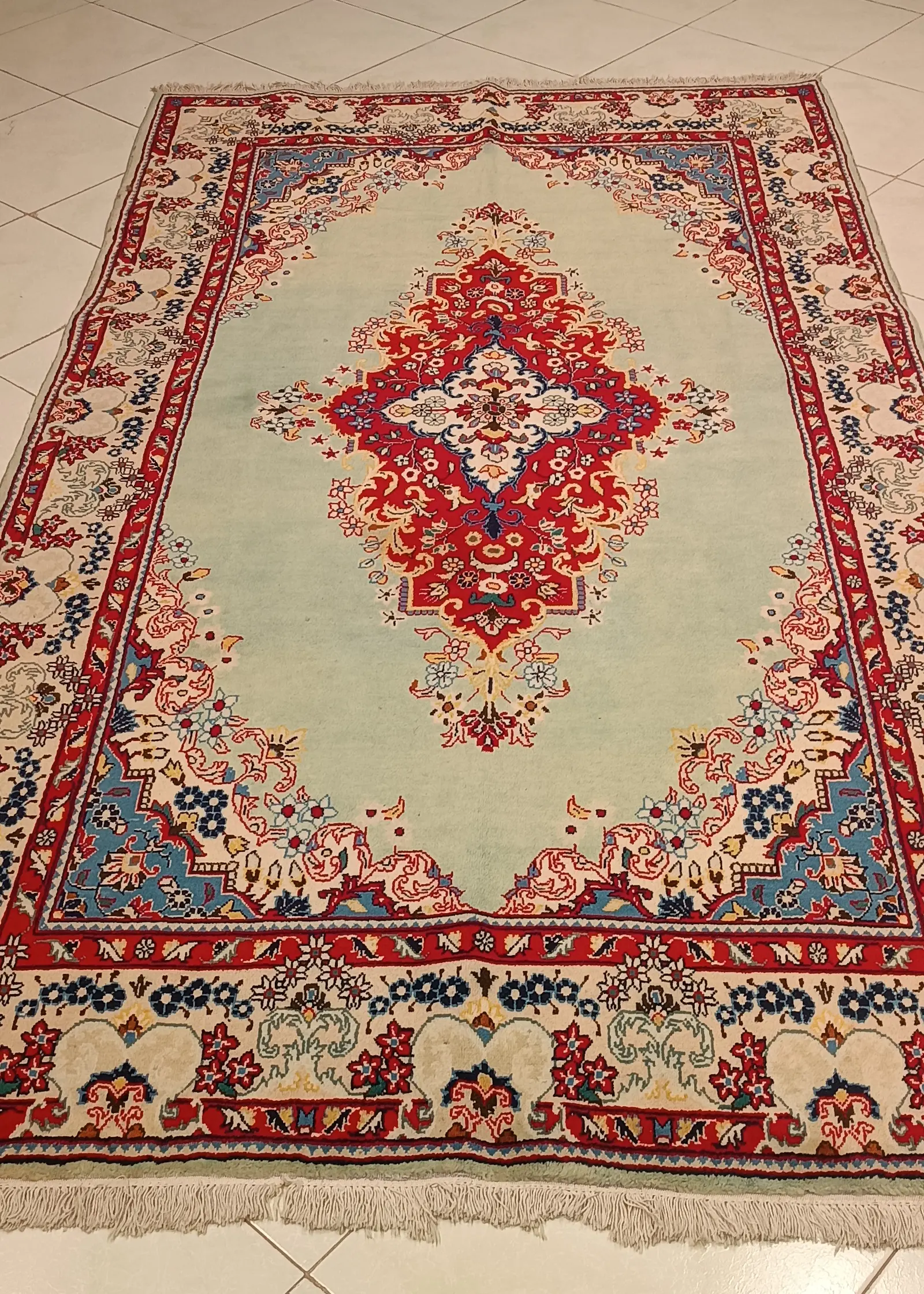 قالیچه دستباف رنگ پسته ای شرکت فرش یزد