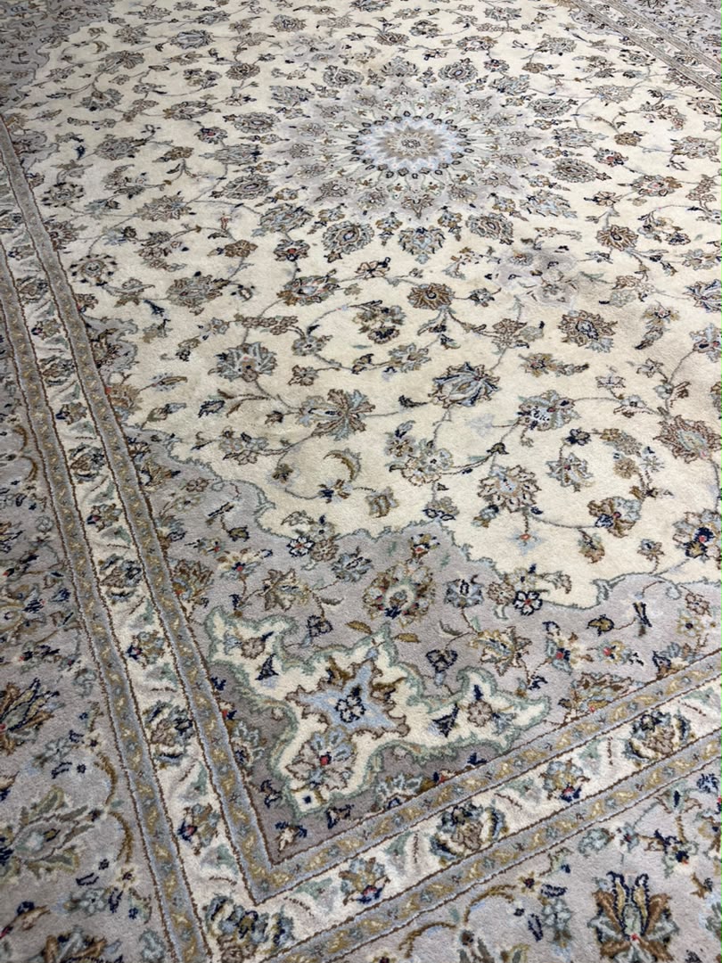 جفت۱۲متری زمینه کرم دستباف کاشان